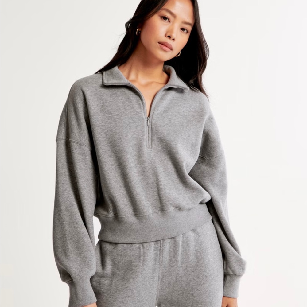 A & F Essential Sunday Half -Zip